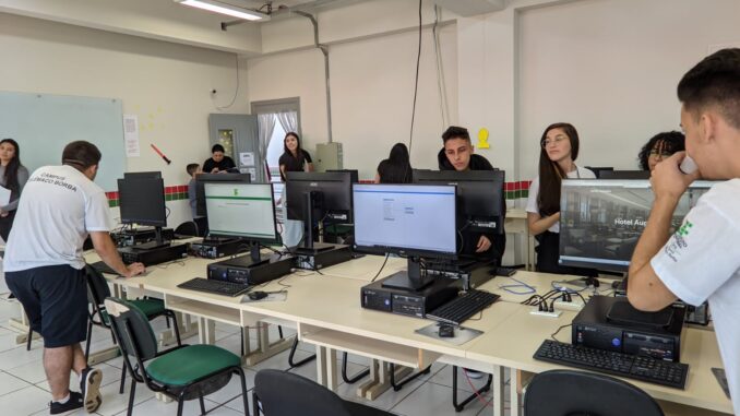 Mostra-cursos-IFPR-painel3