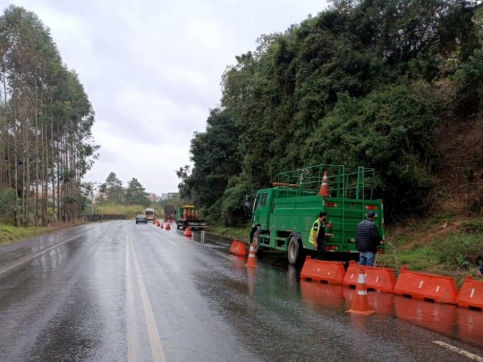 Foto queda da barreira PR 160